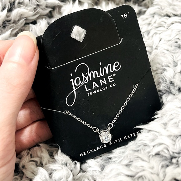 Jasmine Lane 18” silver faux diamond necklace - Picture 1 of 3
